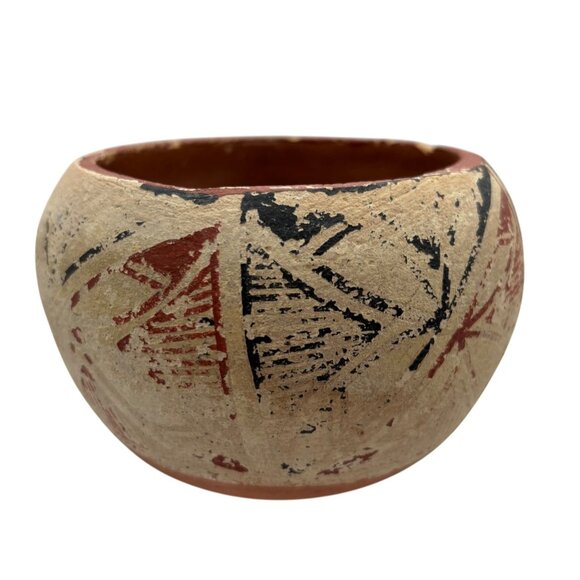 VTG Handcrafted Jemez Pueblo Pottery Bowl Geometric Pattern Signed Chinana READ - Picture 3 of 10